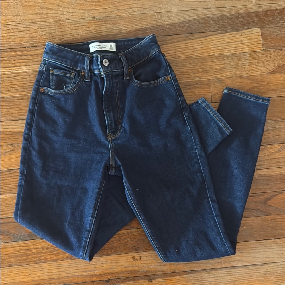 Women's Blue Jeans - Abercrombie Skinny